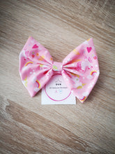 Load image into Gallery viewer, Adorable Prints 5 inch Hairbow in Baby elastic headband / Alligator clip