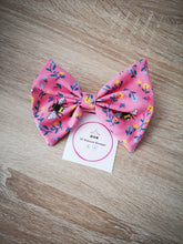 Load image into Gallery viewer, Adorable Prints 5 inch Hairbow in Baby elastic headband / Alligator clip