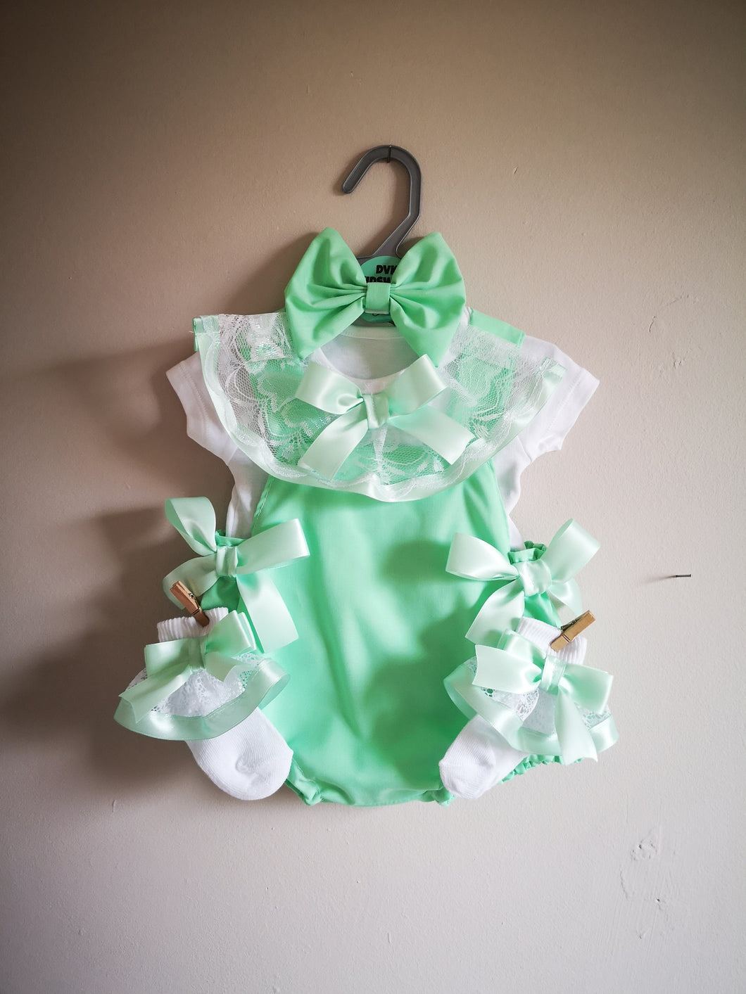 Mint Romper 4 piece Outfit 3-6 months (READY TO POST)