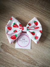Load image into Gallery viewer, Adorable Prints 5 inch Hairbow in Baby elastic headband / Alligator clip