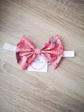Load image into Gallery viewer, Adorable Prints 5 inch Hairbow in Baby elastic headband / Alligator clip