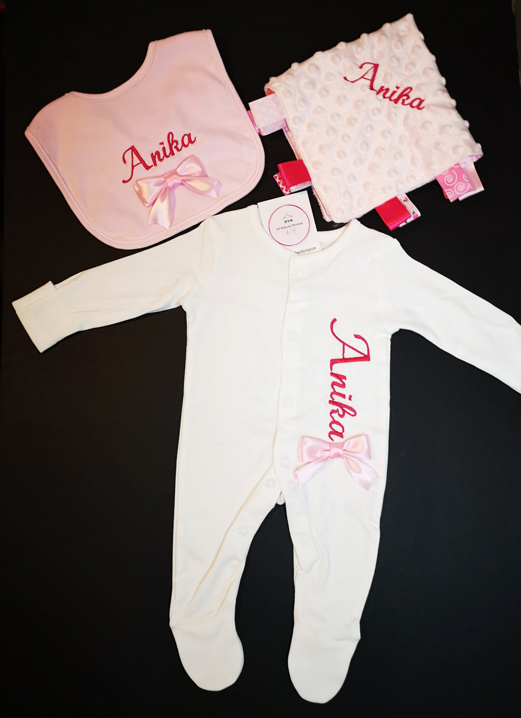 3 piece set ( sleepsuit taggie bib )