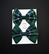 Load image into Gallery viewer, Christmas Pigtail Bow 2 piece 3.5 inch